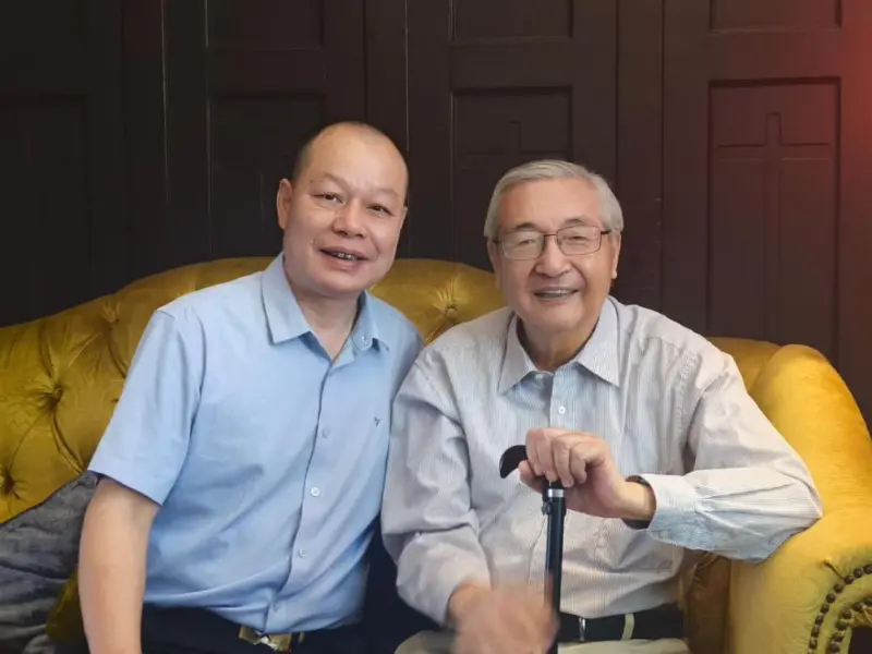 Rapat karo Akademisi CAS Xu Zhihong kanggo Njelajah Teknologi Biomanufaktur Anoectochilus lan Entuk Prasasti Eksklusif kanggo Xinquan Shibawan Ice Snow Anoectochilus
